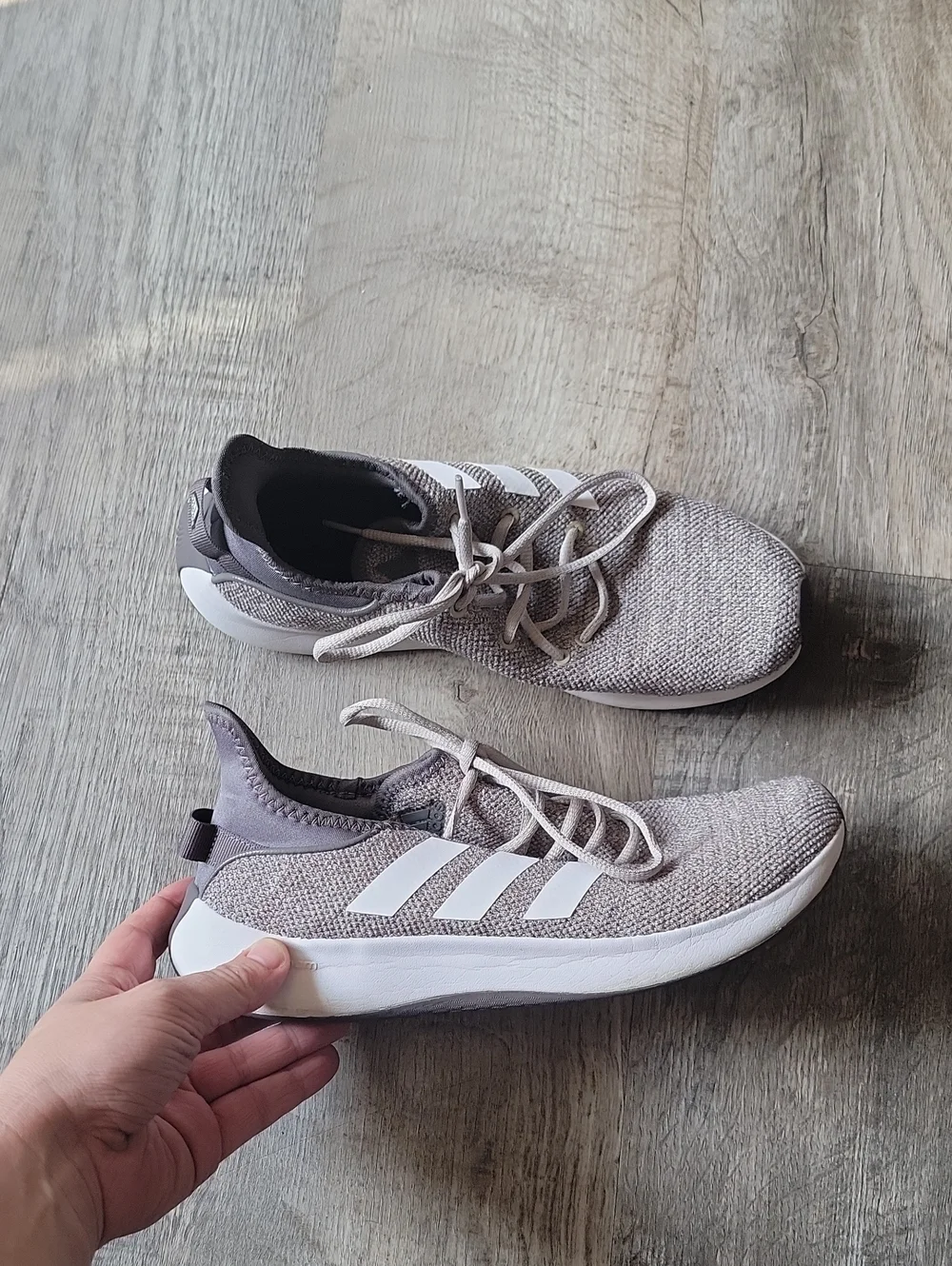 Adidas Size 9 Women's Knit Running Sneakers in Light Gray with White Stripes
